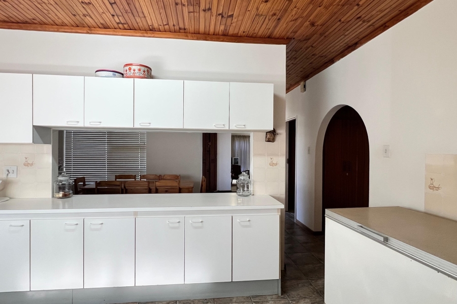 4 Bedroom Property for Sale in Wavecrest Eastern Cape